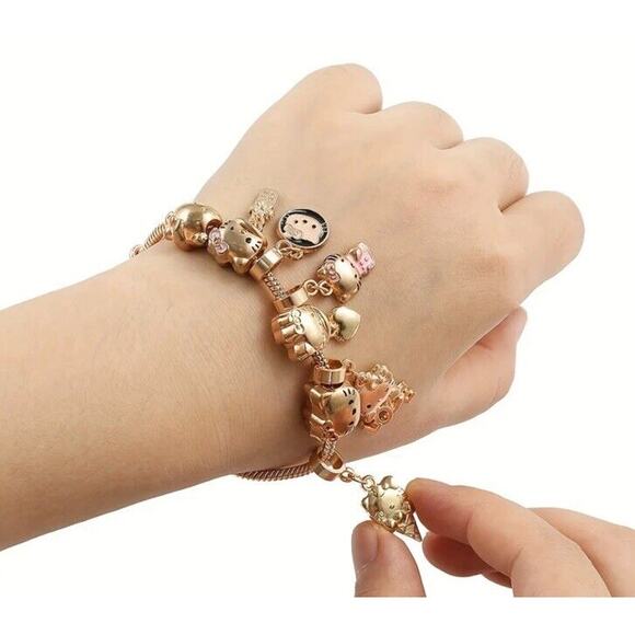 Hello Kitty Jewelry - 🔥Hello Kitty Charm Bracelet BNWT🔥